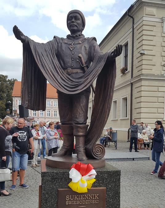 A ceremonial unveiling of the sculpture of the Świebodzin’s Clothier